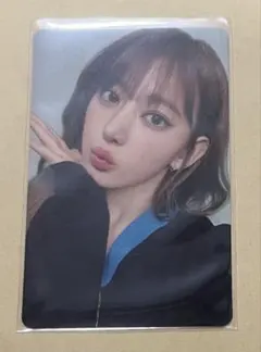 LE SSERAFIM Sakura trading card, 1 piece. HOT, first-come-first-served lucky draw from Universal Music Japan.