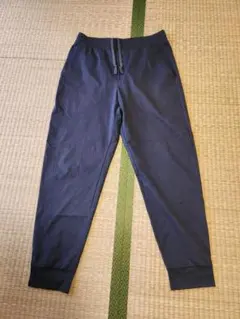 UNIQLO ウルトラストレッチアクティブジョガーパンツ　M