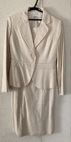 【未使用品】ワンピーススーツ クリーム色 9号入学式 冠婚葬祭