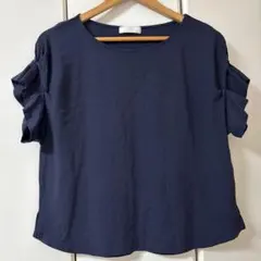 【any SiS】フリル袖カットソー　ネイビー