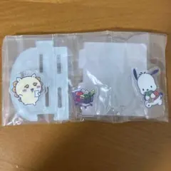 ちいかわ×サンリオキャラクターズ　レイヤーアクリルスタンド　シーサー　ポチャッコ