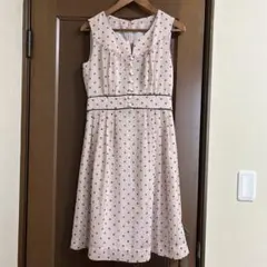 アルマアンローズ　ピンクベージュ ドット柄 ノースリーブ ワンピース