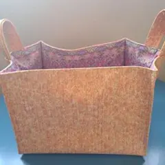 ハンドメイド、オレンジ色の合皮生地のバスケット