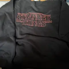 STRANGER THINGS スウェットトレーナー 黒