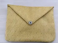 ビジュー付きイエロークラッチバッグ