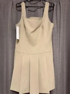 新品未使用品！GU ローウエストプリーツジャンパードレス　NTQ Lサイズ