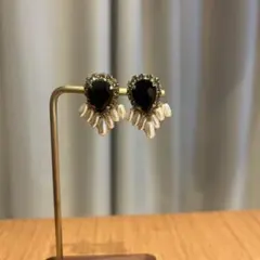 ブラック/パール/ストーンピアス　フォーマルピアス　結婚式参列　お呼ばれアクセ