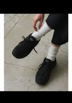 ブラック スエード スニーカー