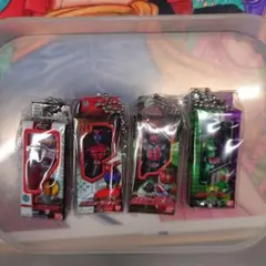 仮面ライダー ソフビパッケージチャーム&チョコスナック 4体セットb