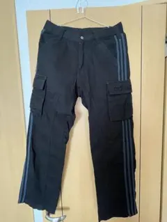 adidas カーゴパンツ