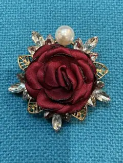 上品なバラのブローチ｜ボルドー×パール｜卒業式・入学式・謝恩会・セレモニー