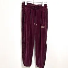 adidas ベルベット ジョガーパンツ バーガンディ
