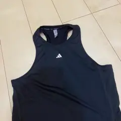 adidas ヨガ　トップス