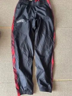 イオン　シャカシャカ長ズボン 150 黒・赤のサムネイル