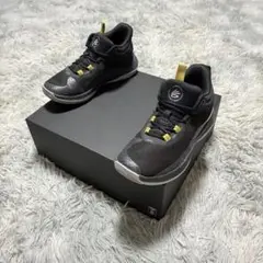 【良品】UNDER ARMOUR カリーシグネチャー〈定価12,100円〉