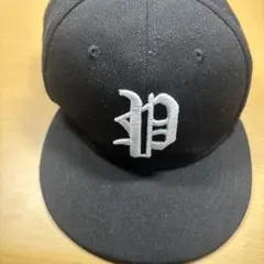 黒の刺繍ロゴベースボールキャップ