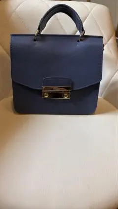 美品FURLA ショルダーバッグ ネイビー
