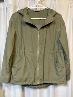 オリーブグリーン マウンテンパーカー フード付き