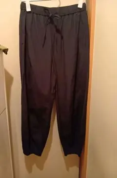 カーブパンツブラック