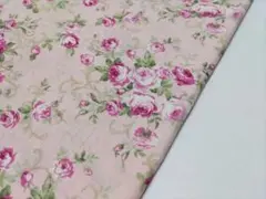 キルトゲイト　ルルブーケシリーズ　「つるバラ」　ピンク地　50cm
