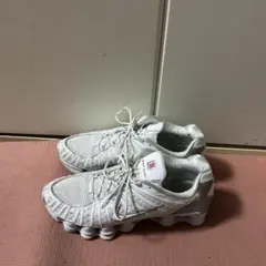 NIKE SHOX ホワイト スニーカー28cmのサムネイル