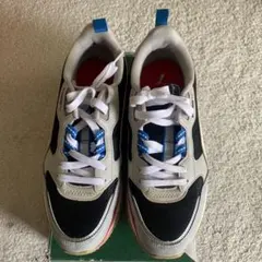 PUMA メンズ　スニーカー