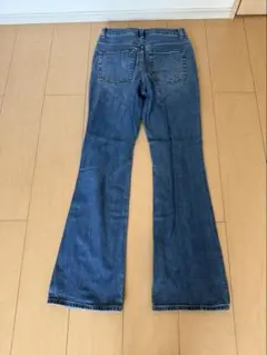 GU フレアデニムパンツ Sサイズ ウエスト61cm 前後のサムネイル