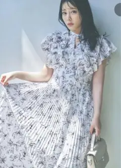【dazzlin】齊藤なぎさ着用 フリルギャザーフラワープリーツワンピースのサムネイル