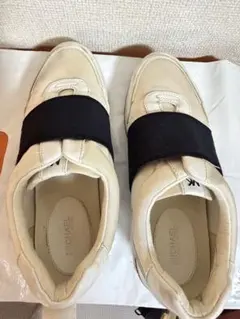 Item thumbnail for item 2ff214e2-bdc7-4130-9efa-cddc408940b4