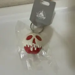 Disney Store 毒リンゴ キーチェーンのサムネイル