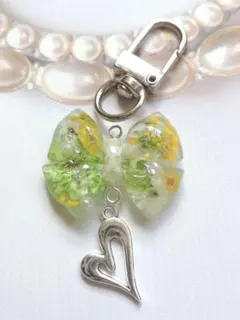 ぷっくりリボンキーホルダーチャーム ハート付き（グリーン）