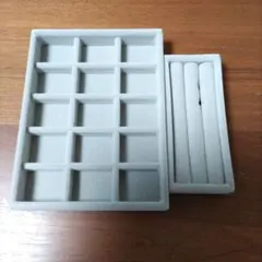 無印良品　グレーのアクセサリーケース