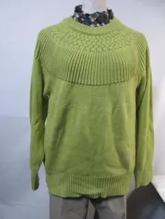 明るい緑の長袖ニットセーターIKKA　Mサイズ