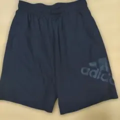 adidas ネイビー ハーフパンツ　Мサイズ