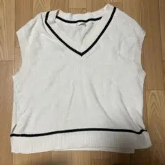 ホワイト Vネック ニットベスト