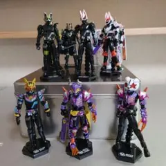 仮面ライダーギーツ 装動 12体＆アイテム等のサムネイル