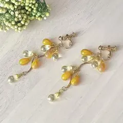 はちみつ色のロングドロップイヤリング