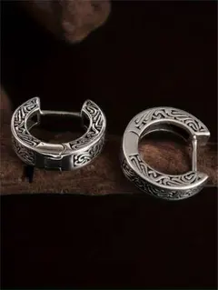 唐草模様 フープピアス 高見え 高級感 彫刻 ヴィンテージ風 ストリート