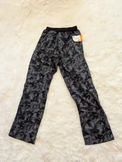 【新品、未使用】150 パンツ 迷彩柄風 カジュアルストレートパンツ　ズボン