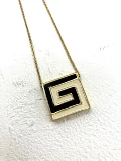 ロゴネックレス