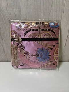 刺繍入りピンクポーチ　天然石ケース