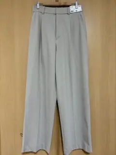 UNIQLO タックワイドパンツ