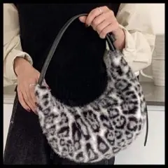ヒョウ柄　豹　ハンドバッグ　エコファー　コンパクト　きれいめ　上品　ふわもこ　鞄