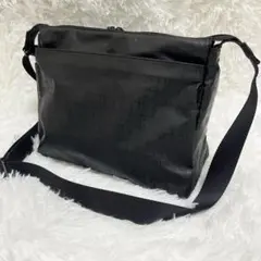 美品✨RaviRavi ラビラビ　ヤマト屋　ショルダーバッグ　ナイロン　総柄　黒のサムネイル