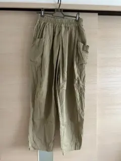 ベージュ　チノサーカスパンツ サイドポケット付き
