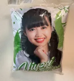 菅田愛貴 クッション レア - メルカリ