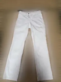 ユニクロ 白 ズボン