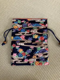 ハンドメイド 巾着袋 紺色 花柄