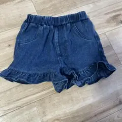 フリル付き濃いデニムショートパンツ