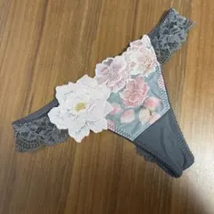 ワコール サルート Tバックショーツ